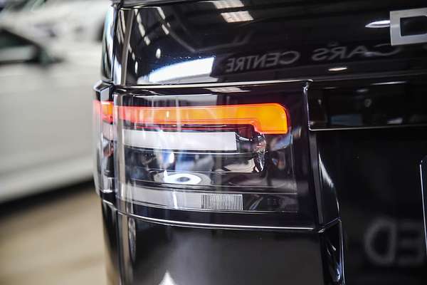2018 Land Rover Discovery SD4 SE Series 5