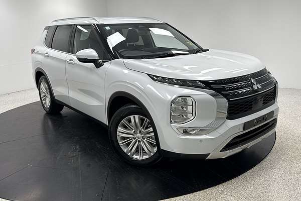 2023 Mitsubishi Outlander LS ZM