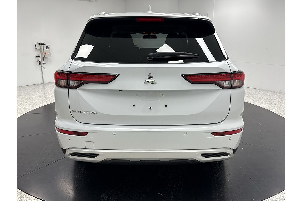 2023 Mitsubishi Outlander LS ZM