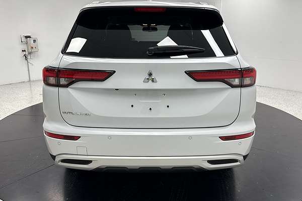 2023 Mitsubishi Outlander LS ZM