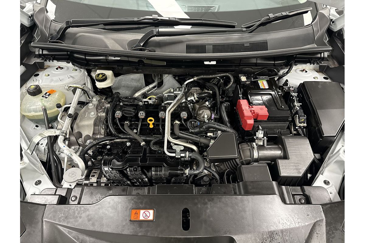 2023 Mitsubishi Outlander LS ZM