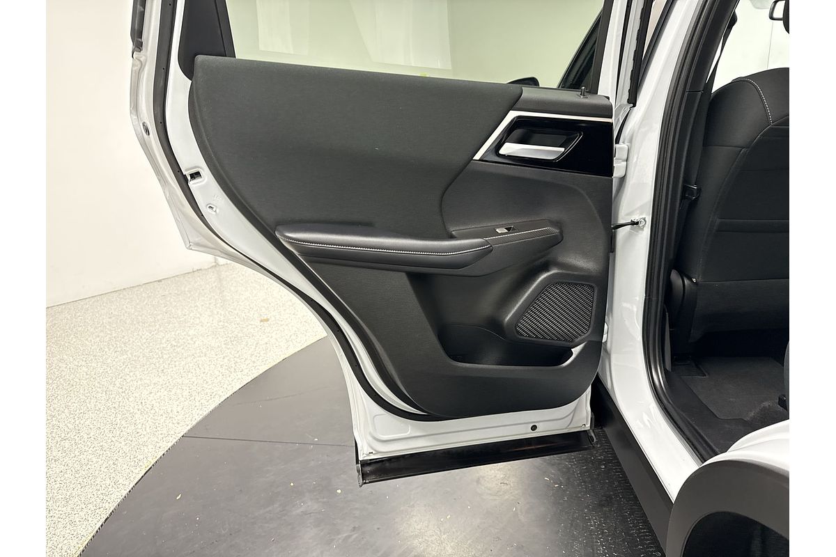 2023 Mitsubishi Outlander LS ZM