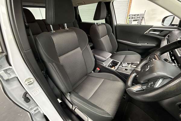 2023 Mitsubishi Outlander LS ZM