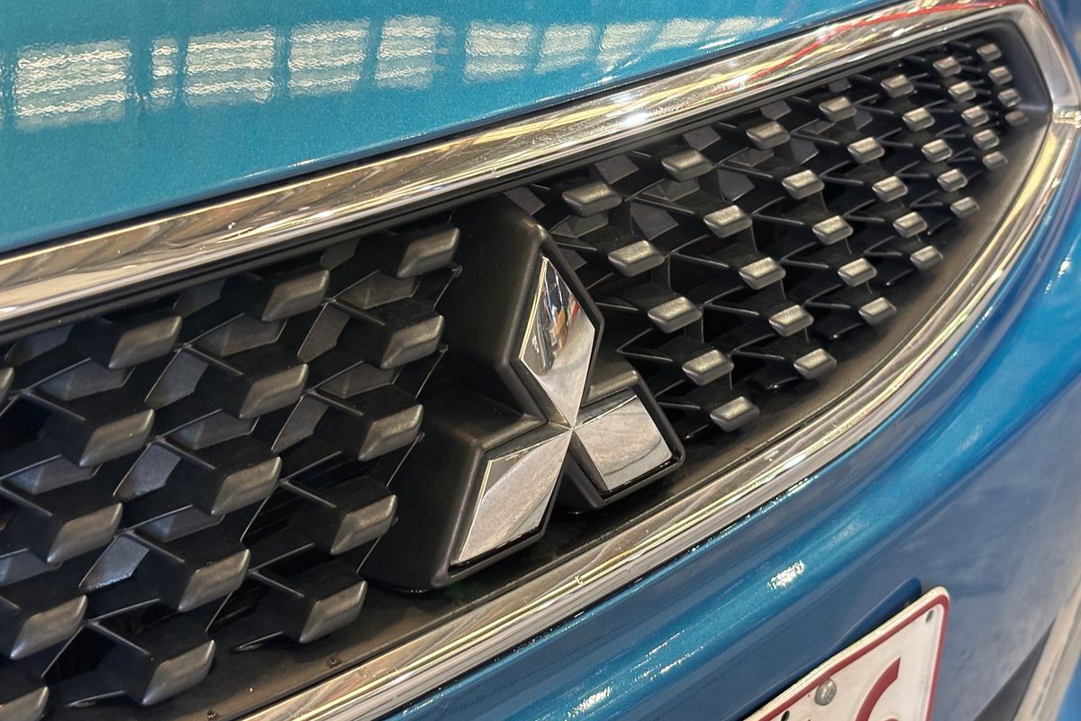 2018 Mitsubishi Mirage ES LA