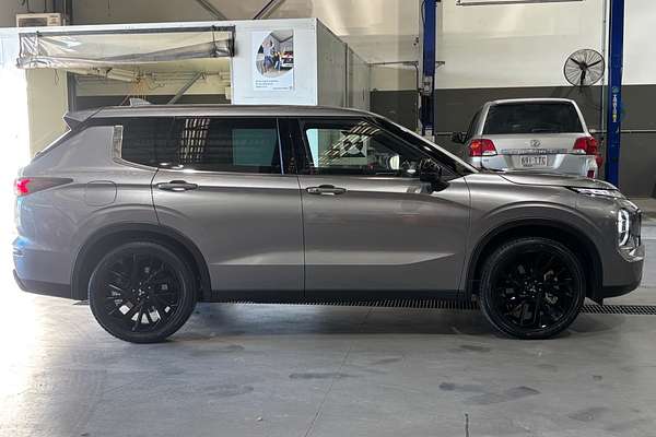 2023 Mitsubishi Outlander LS Black Edition ZM