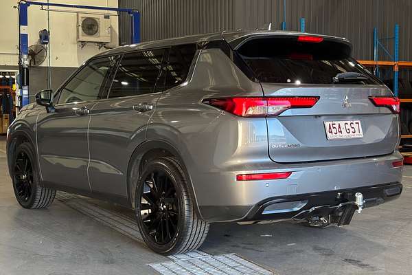 2023 Mitsubishi Outlander LS Black Edition ZM