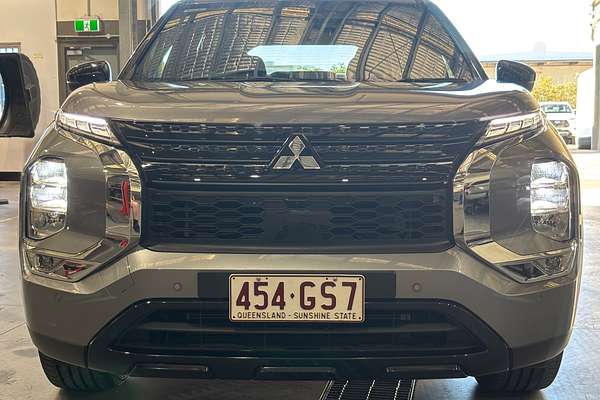 2023 Mitsubishi Outlander LS Black Edition ZM