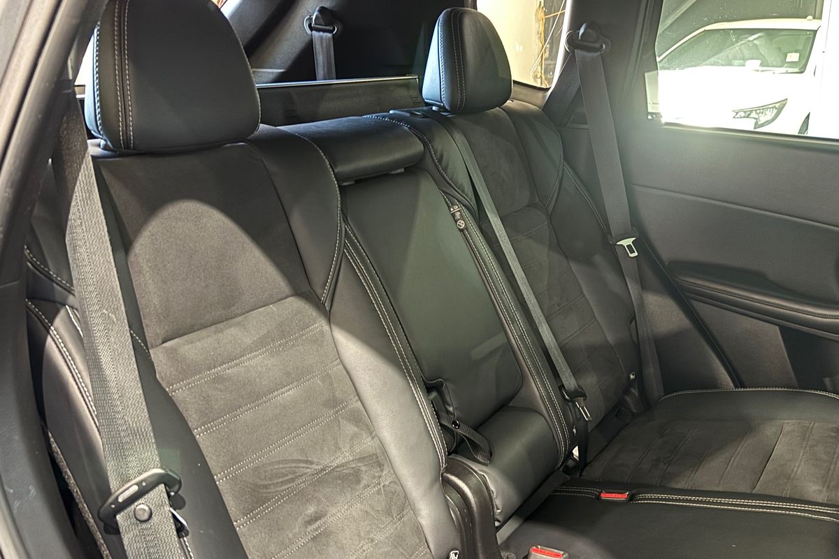 2023 Mitsubishi Outlander LS Black Edition ZM