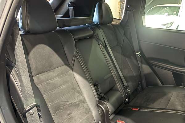 2023 Mitsubishi Outlander LS Black Edition ZM