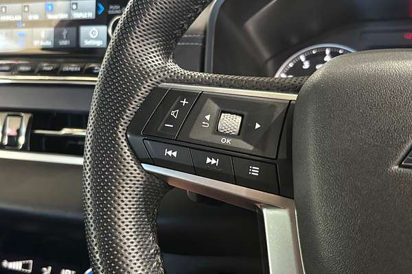 2023 Mitsubishi Outlander LS Black Edition ZM