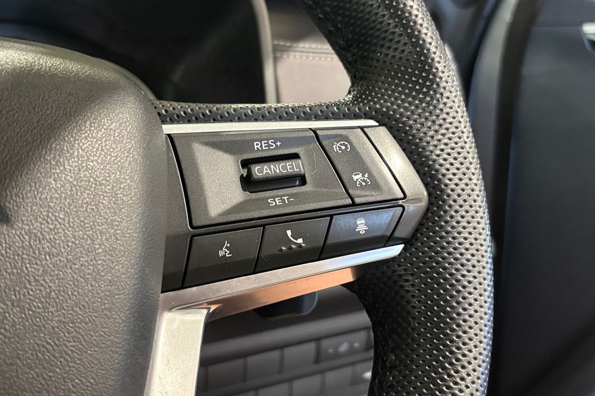 2023 Mitsubishi Outlander LS Black Edition ZM