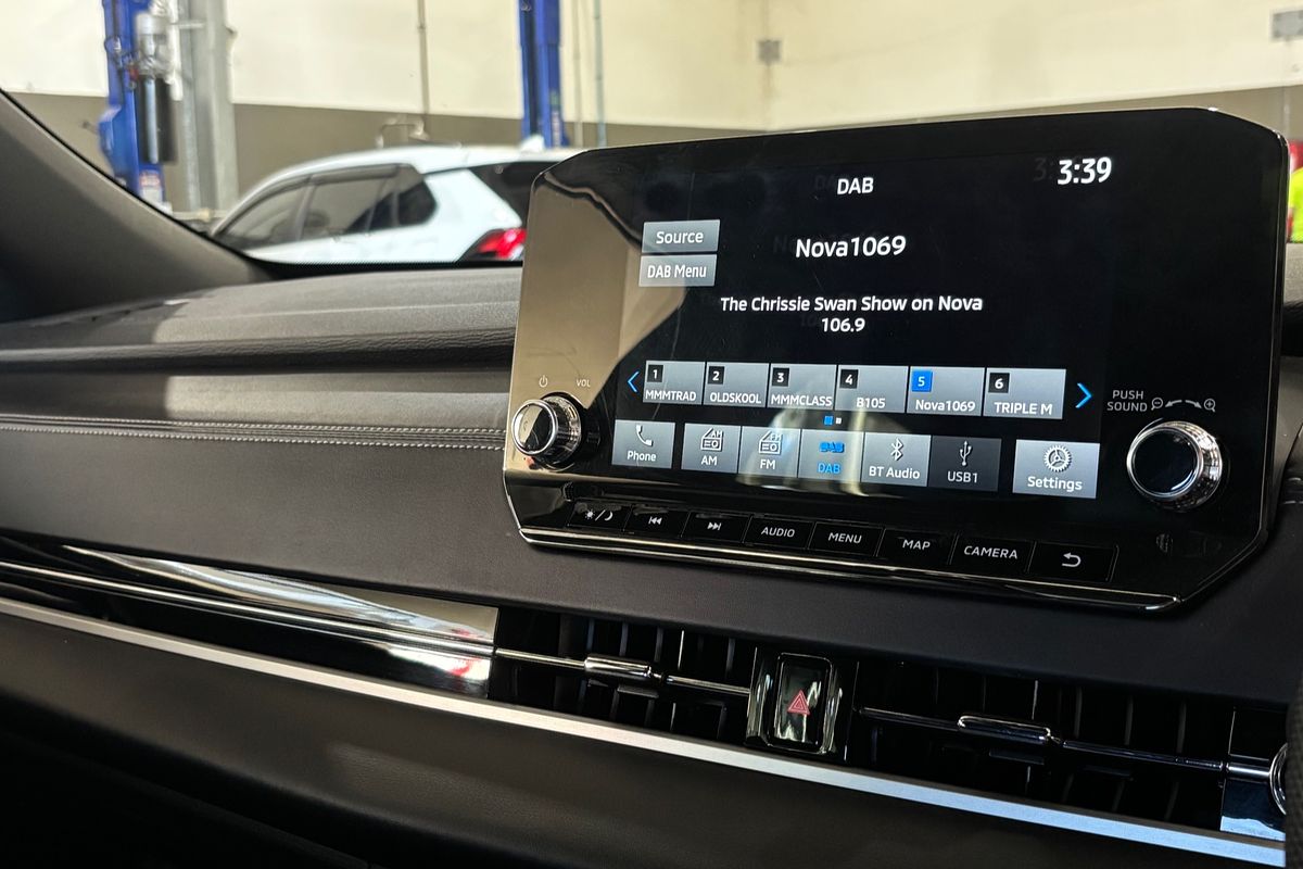 2023 Mitsubishi Outlander LS Black Edition ZM