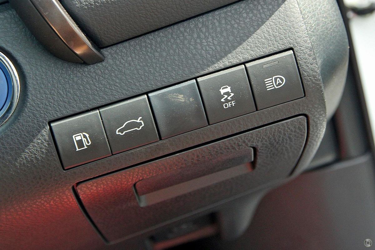 2018 Toyota Camry Ascent Sport AXVH71R
