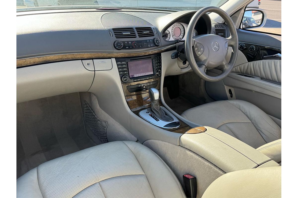 2004 Mercedes-Benz E320 AVANTGARDE 211
