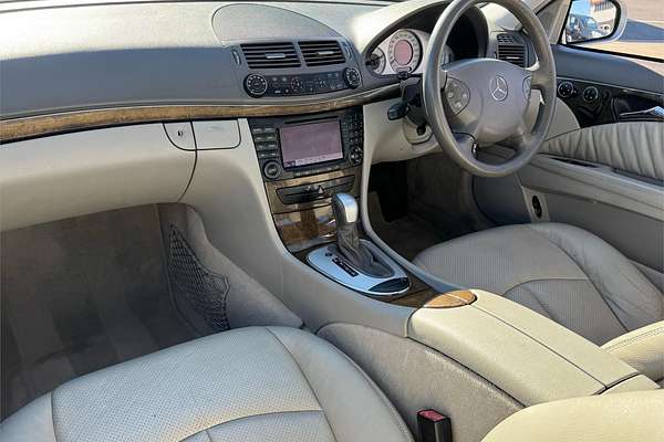 2004 Mercedes-Benz E320 AVANTGARDE 211