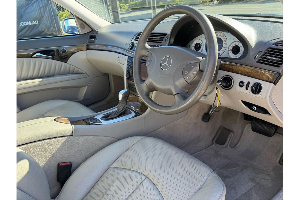 2004 Mercedes-Benz E320 AVANTGARDE 211