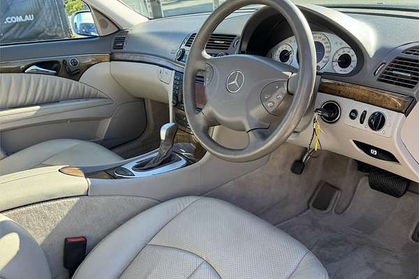 2004 Mercedes-Benz E320 AVANTGARDE 211