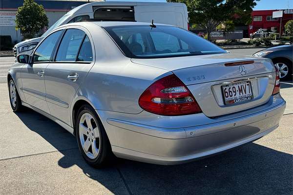 2004 Mercedes-Benz E320 AVANTGARDE 211