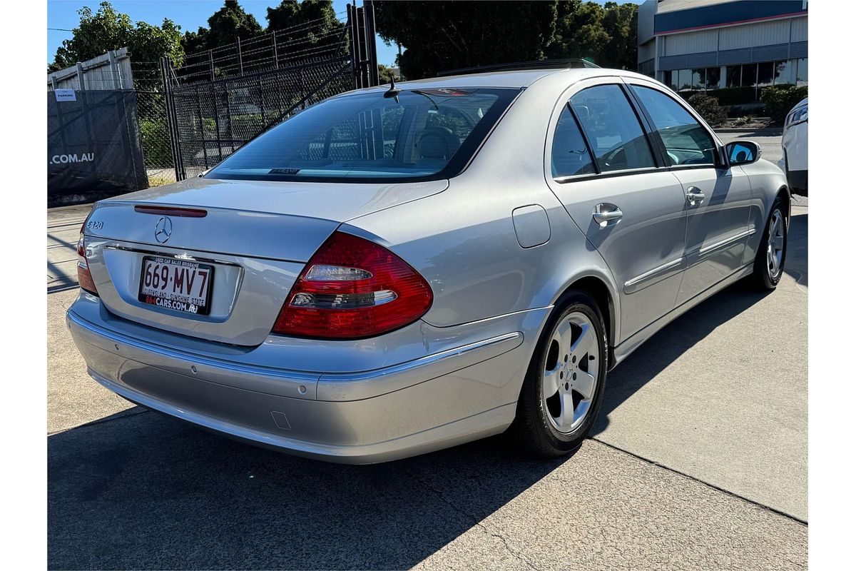2004 Mercedes-Benz E320 AVANTGARDE 211