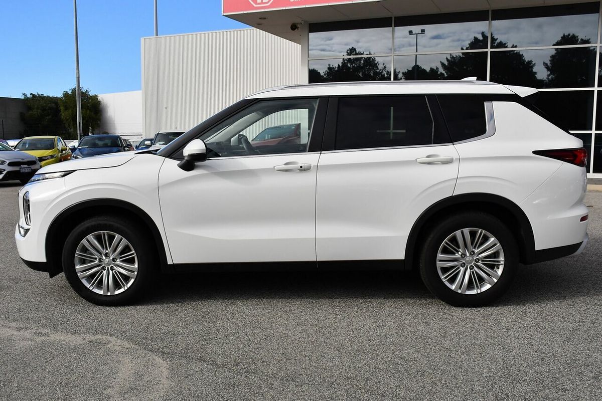2022 Mitsubishi Outlander LS ZM