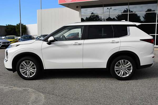 2022 Mitsubishi Outlander LS ZM