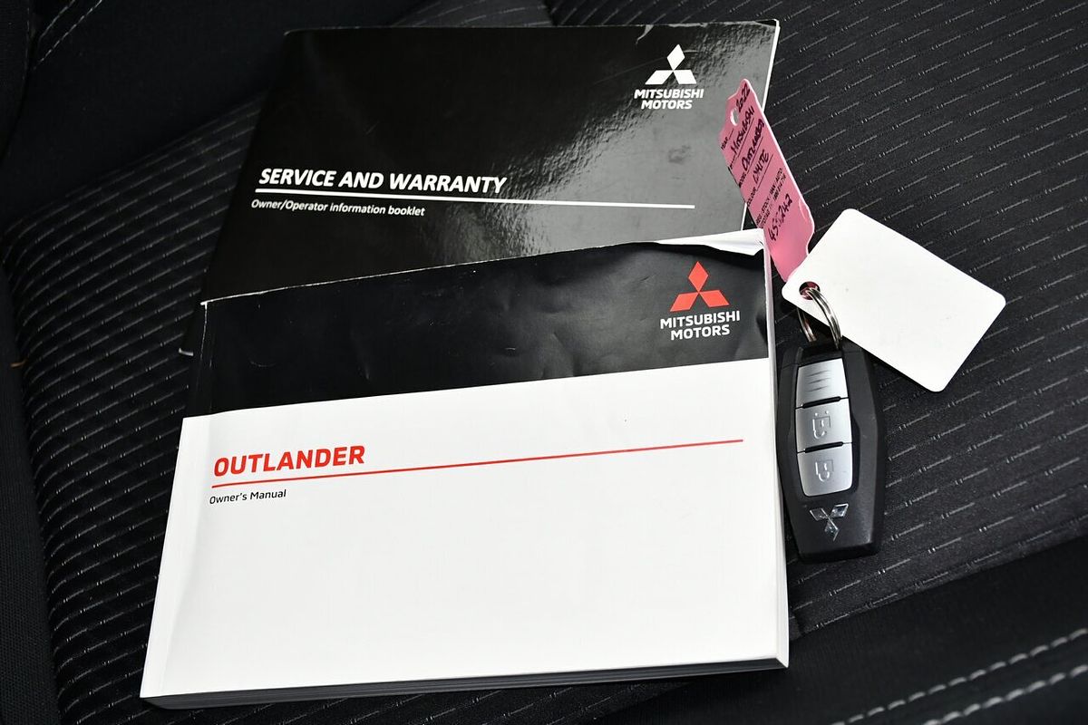 2022 Mitsubishi Outlander LS ZM