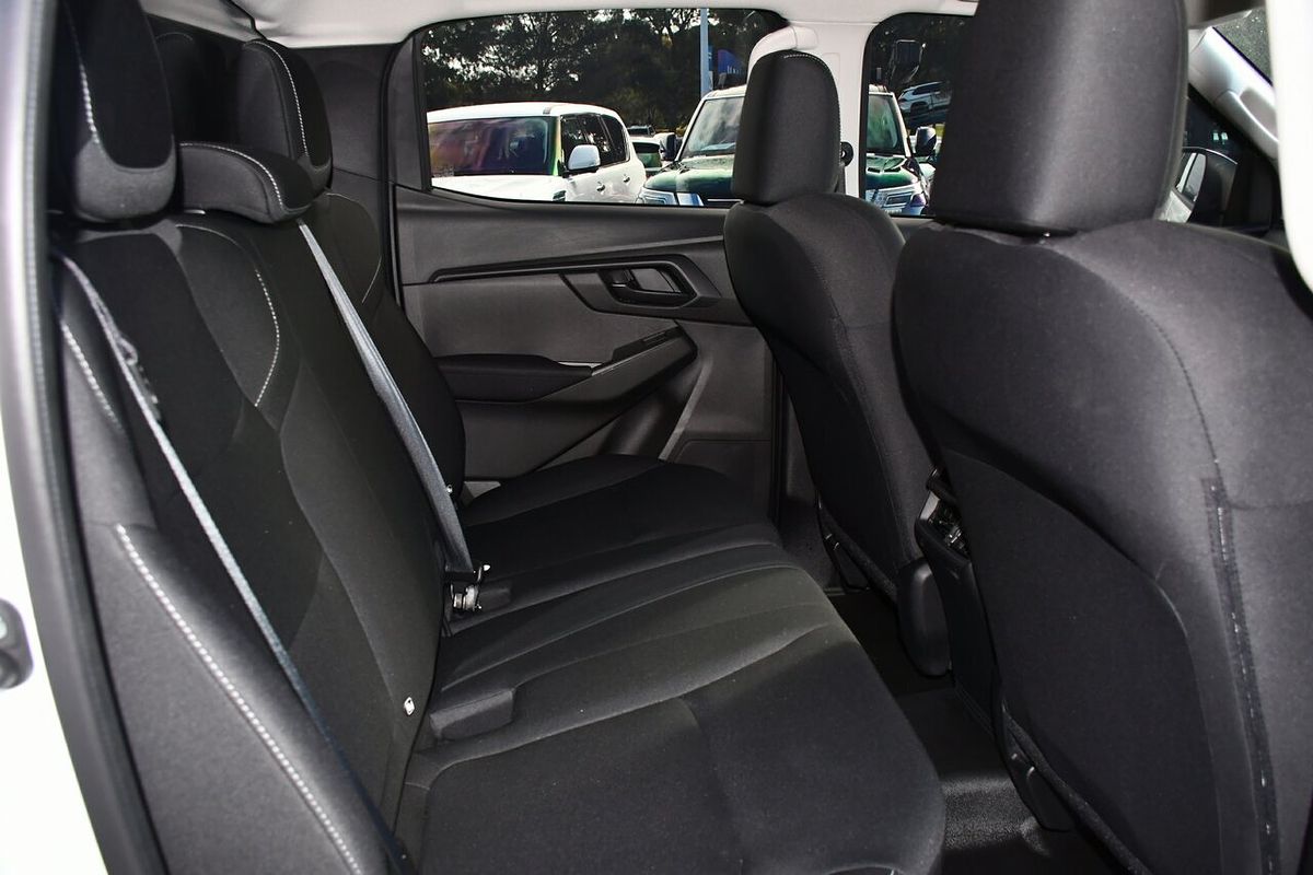 2025 Isuzu D-MAX SX 4X4