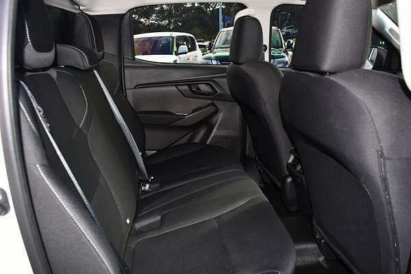 2025 Isuzu D-MAX SX 4X4