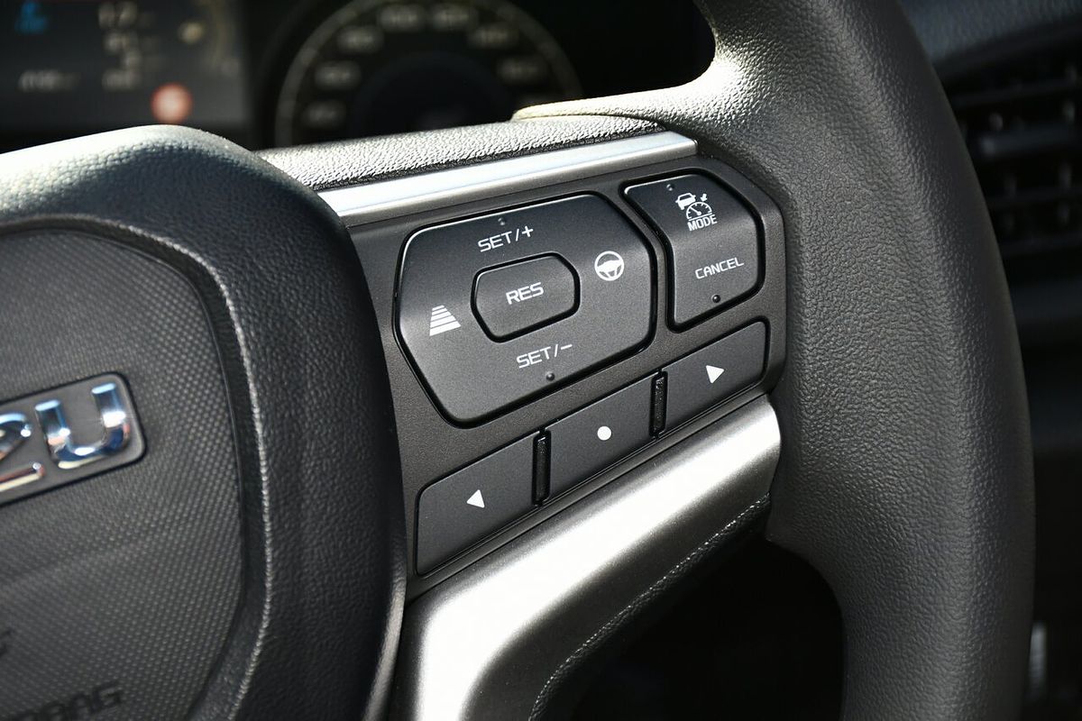 2025 Isuzu D-MAX SX 4X4