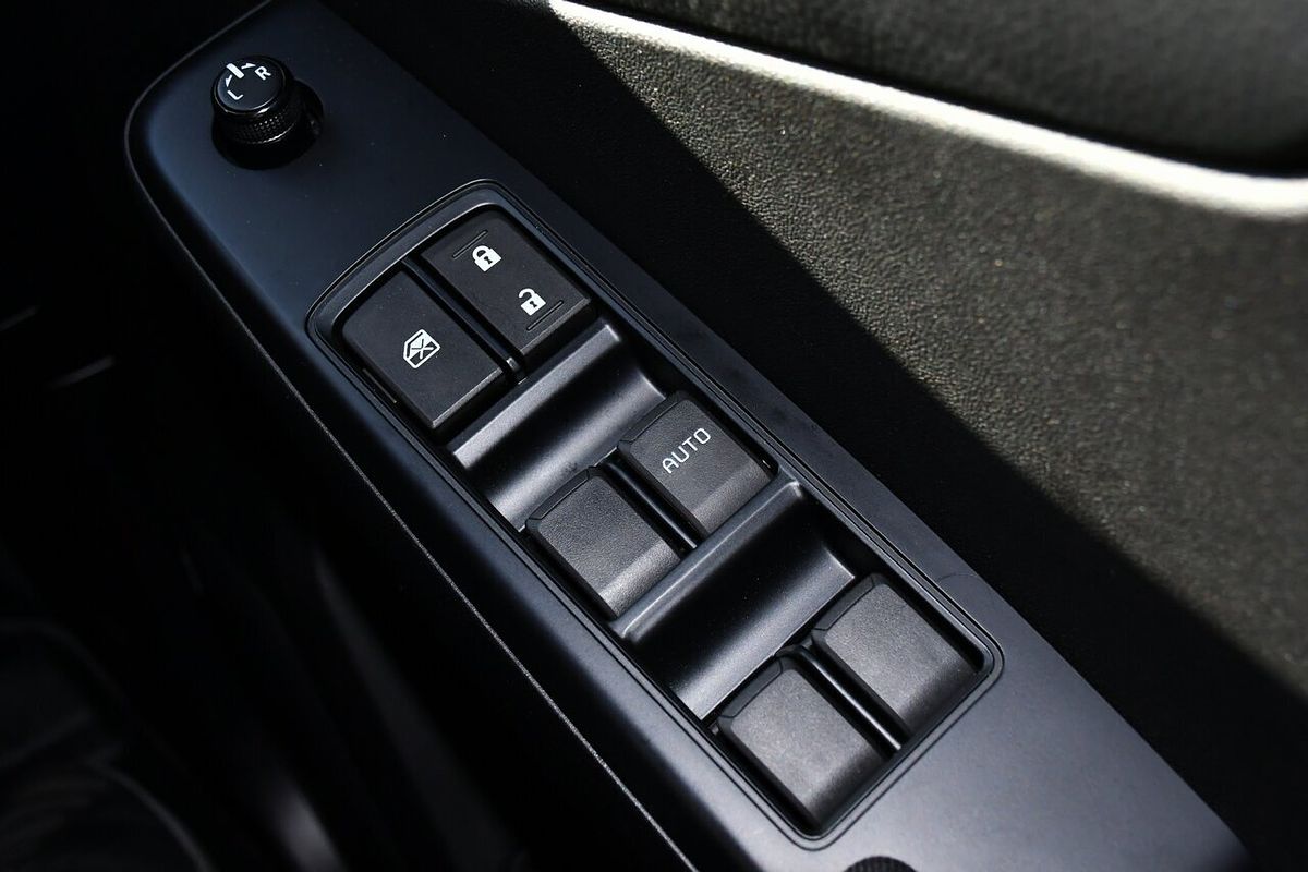 2025 Isuzu D-MAX SX 4X4