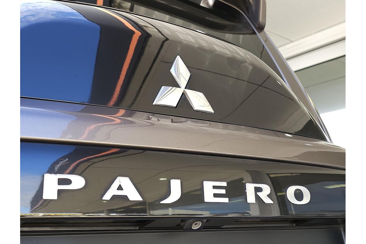 2015 Mitsubishi Pajero Exceed NX