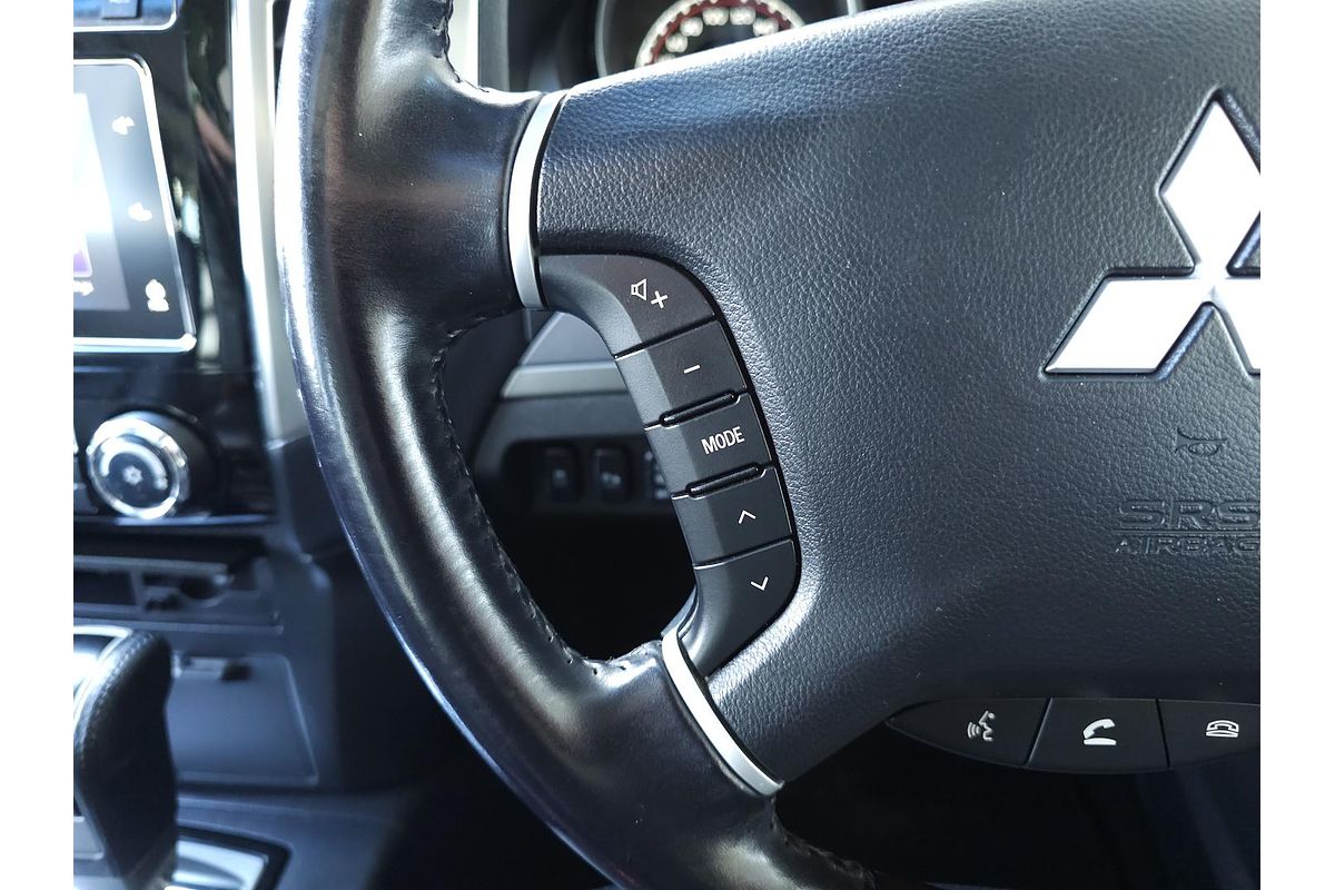 2015 Mitsubishi Pajero Exceed NX