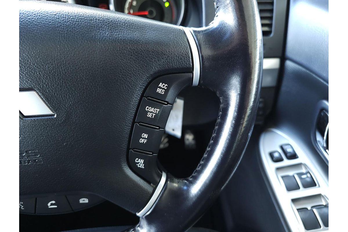 2015 Mitsubishi Pajero Exceed NX
