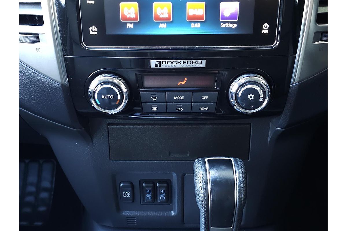 2015 Mitsubishi Pajero Exceed NX