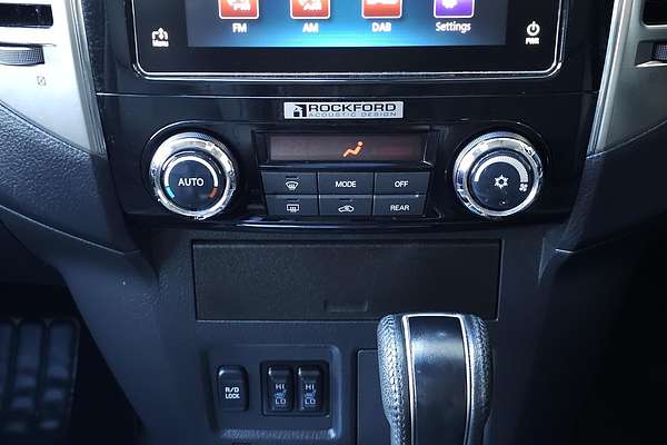 2015 Mitsubishi Pajero Exceed NX