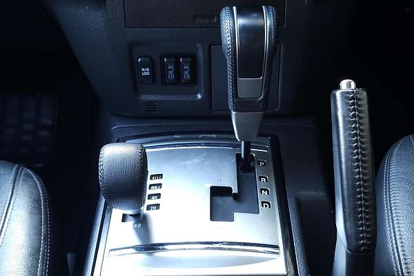 2015 Mitsubishi Pajero Exceed NX