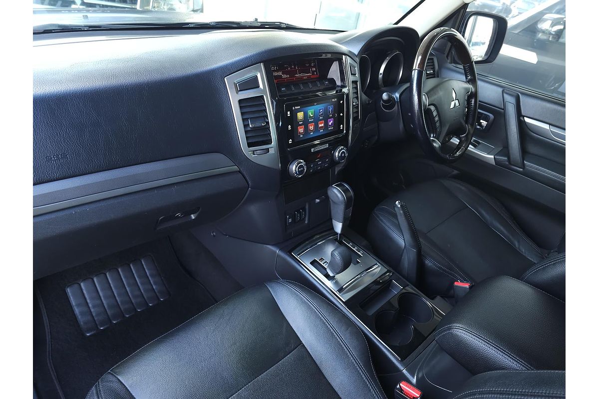 2015 Mitsubishi Pajero Exceed NX