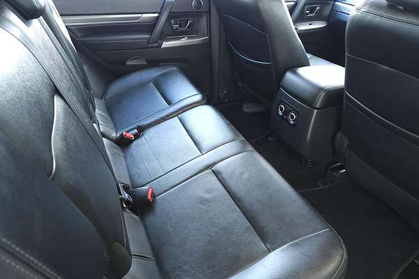 2015 Mitsubishi Pajero Exceed NX