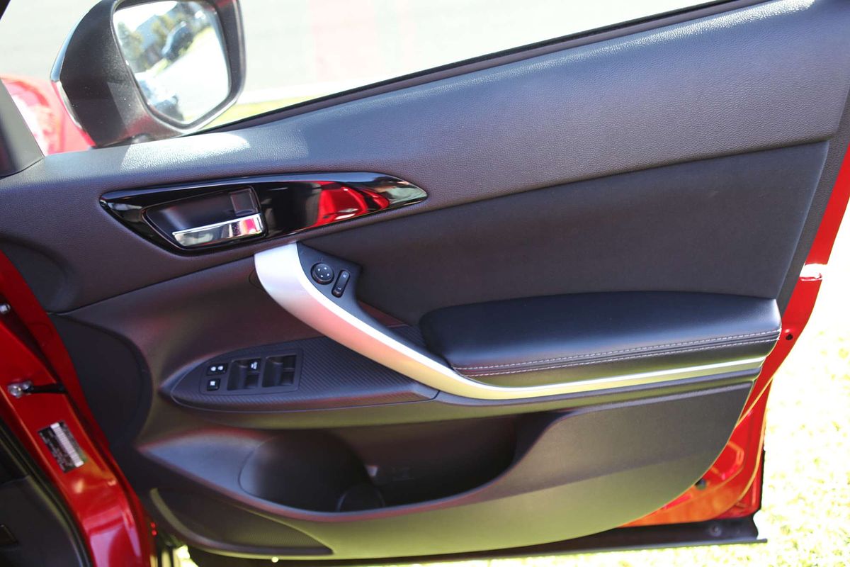 2018 Mitsubishi Eclipse Cross ES YA