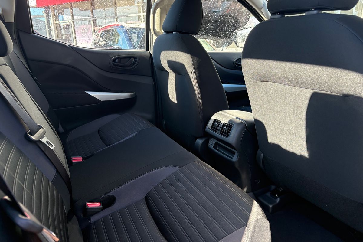 2025 Nissan Navara SL Warrior D23 4X4