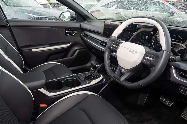 2025 Kia K4 GT-Line CL4m