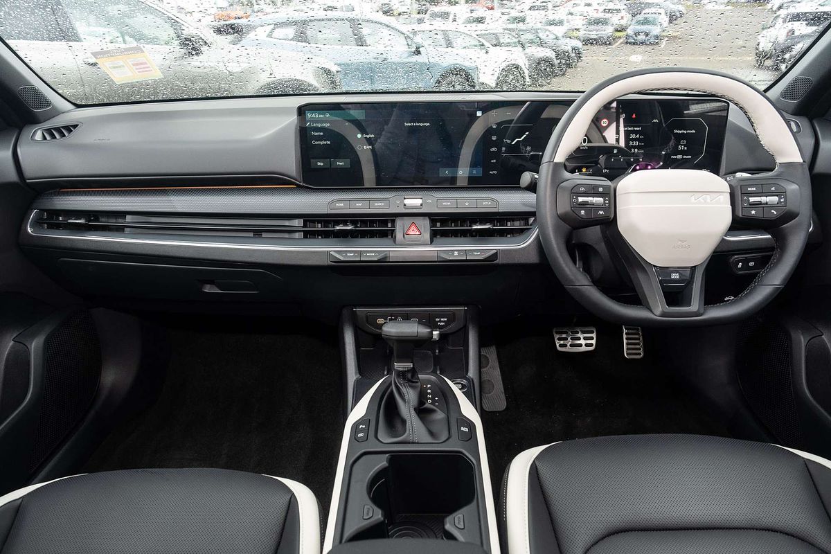 2025 Kia K4 GT-Line CL4m