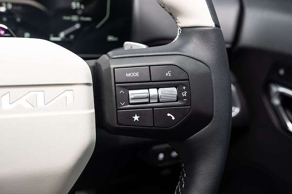 2025 Kia K4 GT-Line CL4m