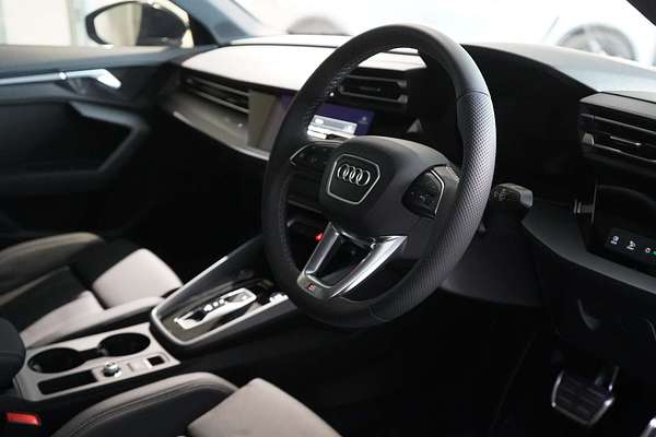 2025 Audi A3 35 TFSI S line GY