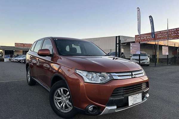 2013 Mitsubishi Outlander ES ZJ