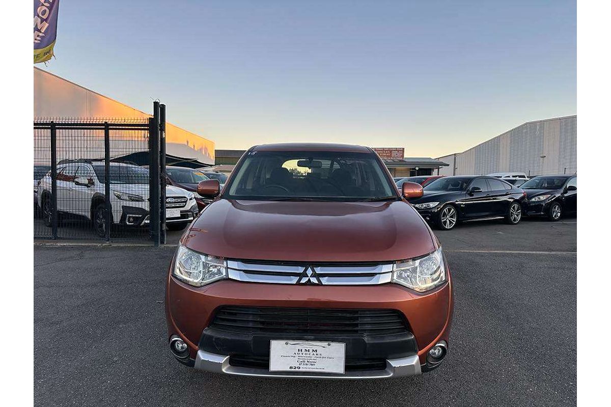 2013 Mitsubishi Outlander ES ZJ