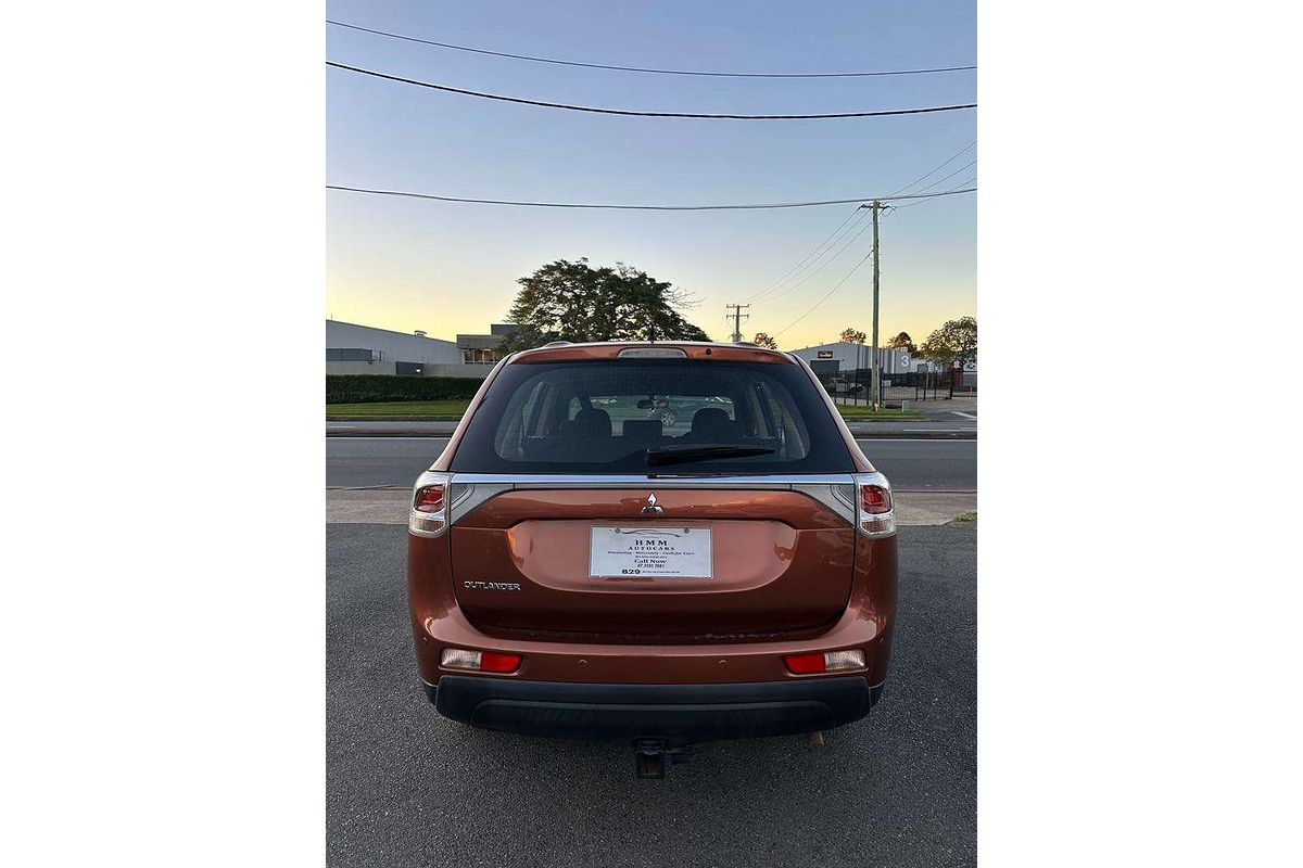 2013 Mitsubishi Outlander ES ZJ
