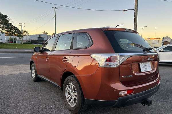 2013 Mitsubishi Outlander ES ZJ