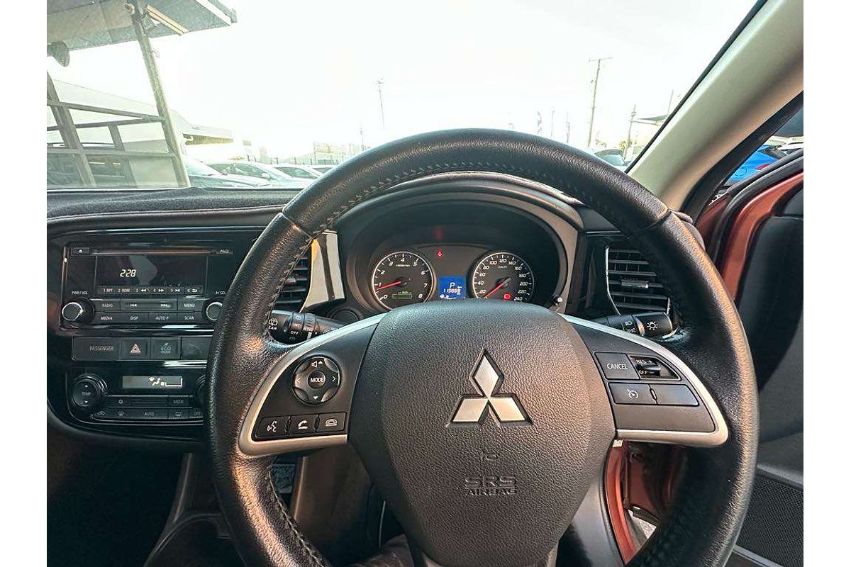 2013 Mitsubishi Outlander ES ZJ