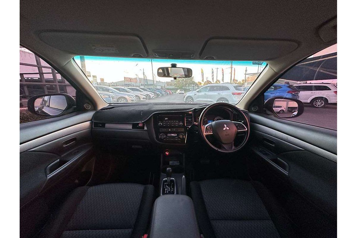 2013 Mitsubishi Outlander ES ZJ